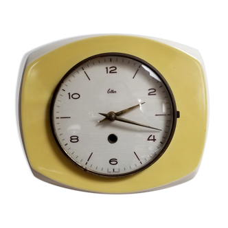 Earthenware clock