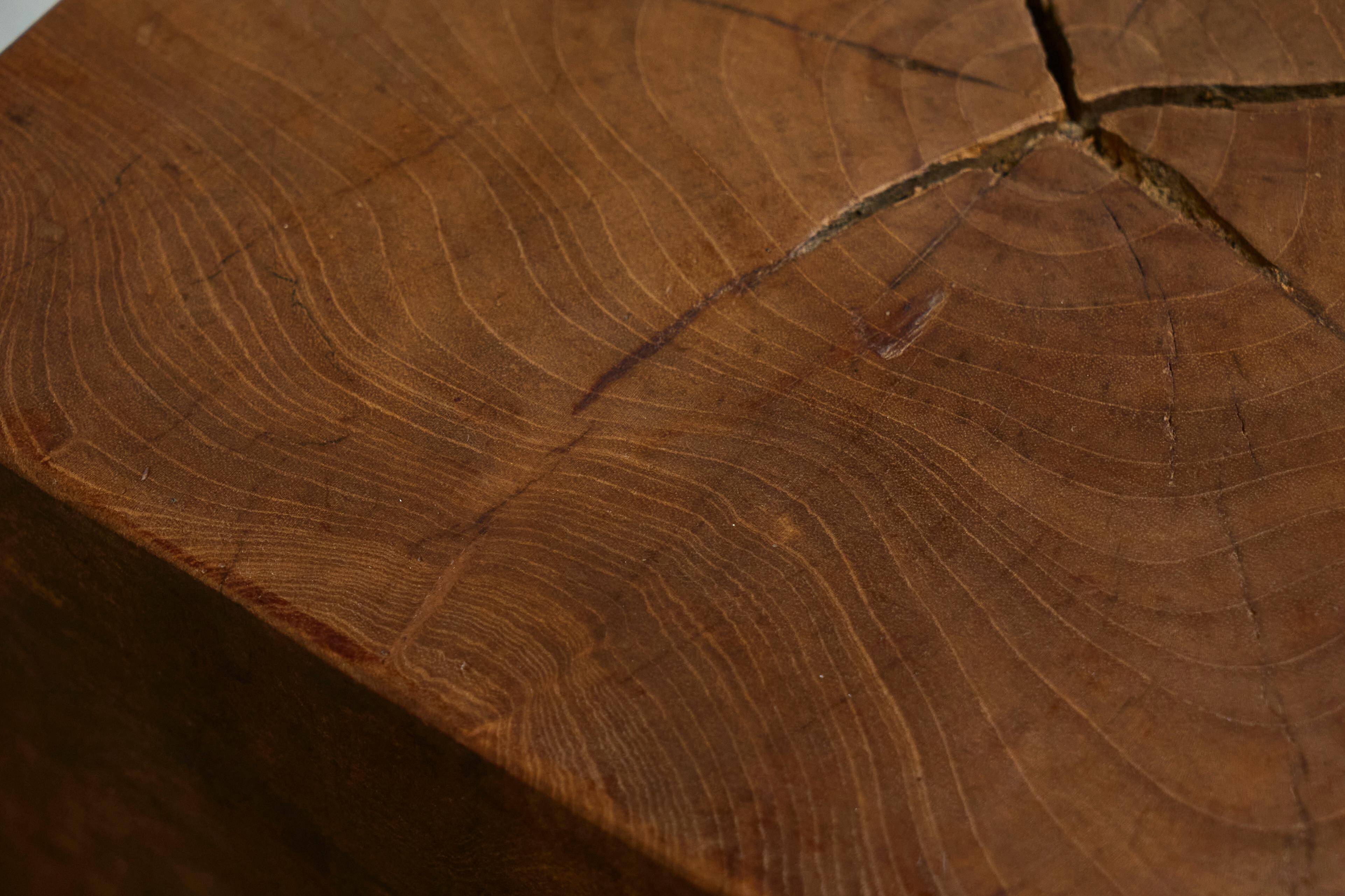 Table d'appoint sculpturale en bois d'orme massif 1970s