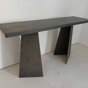 Console en acier et plateau massif