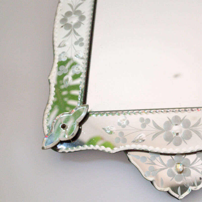 Venetian mirror 65x39cm