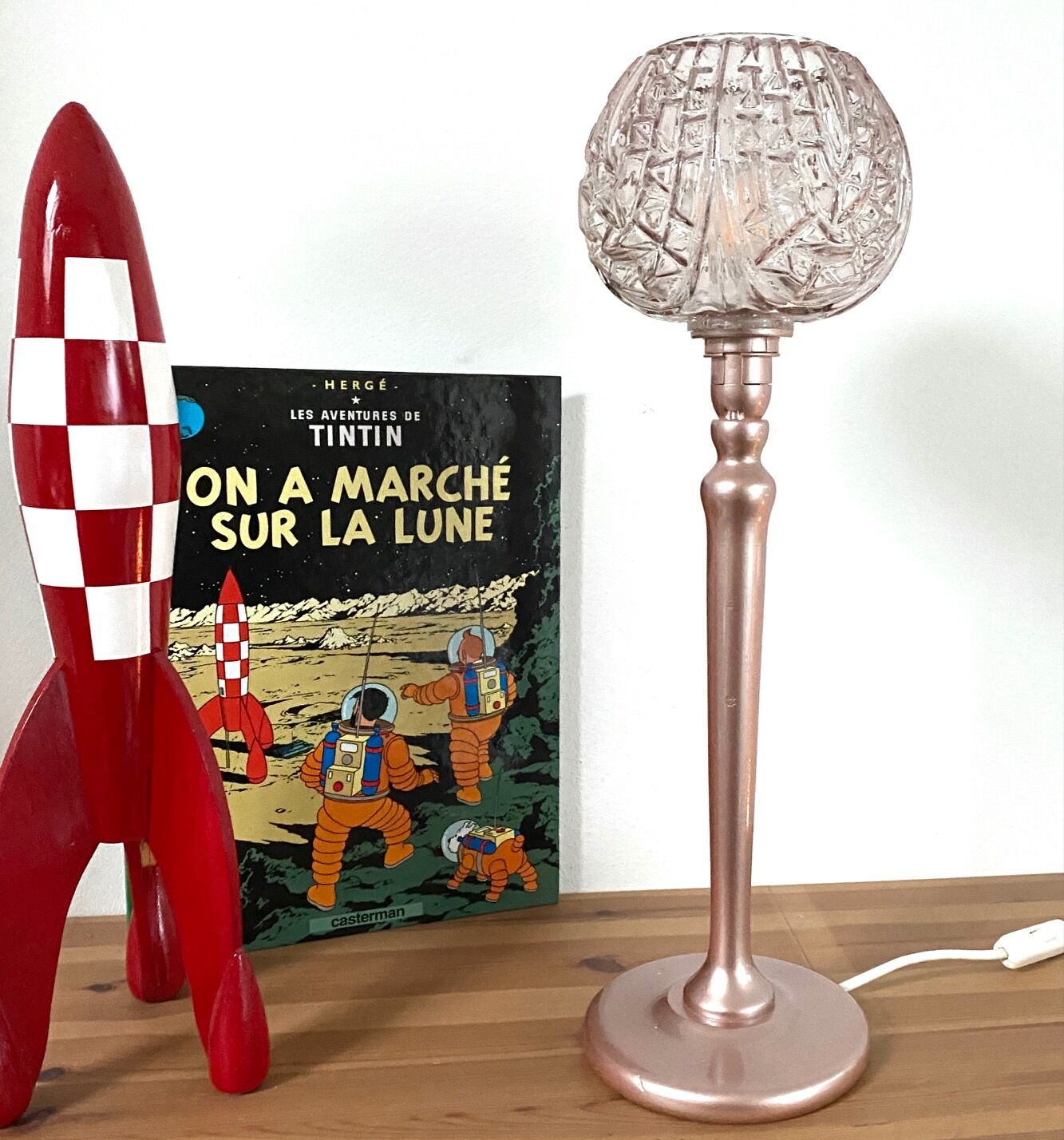 Lampe globe rose