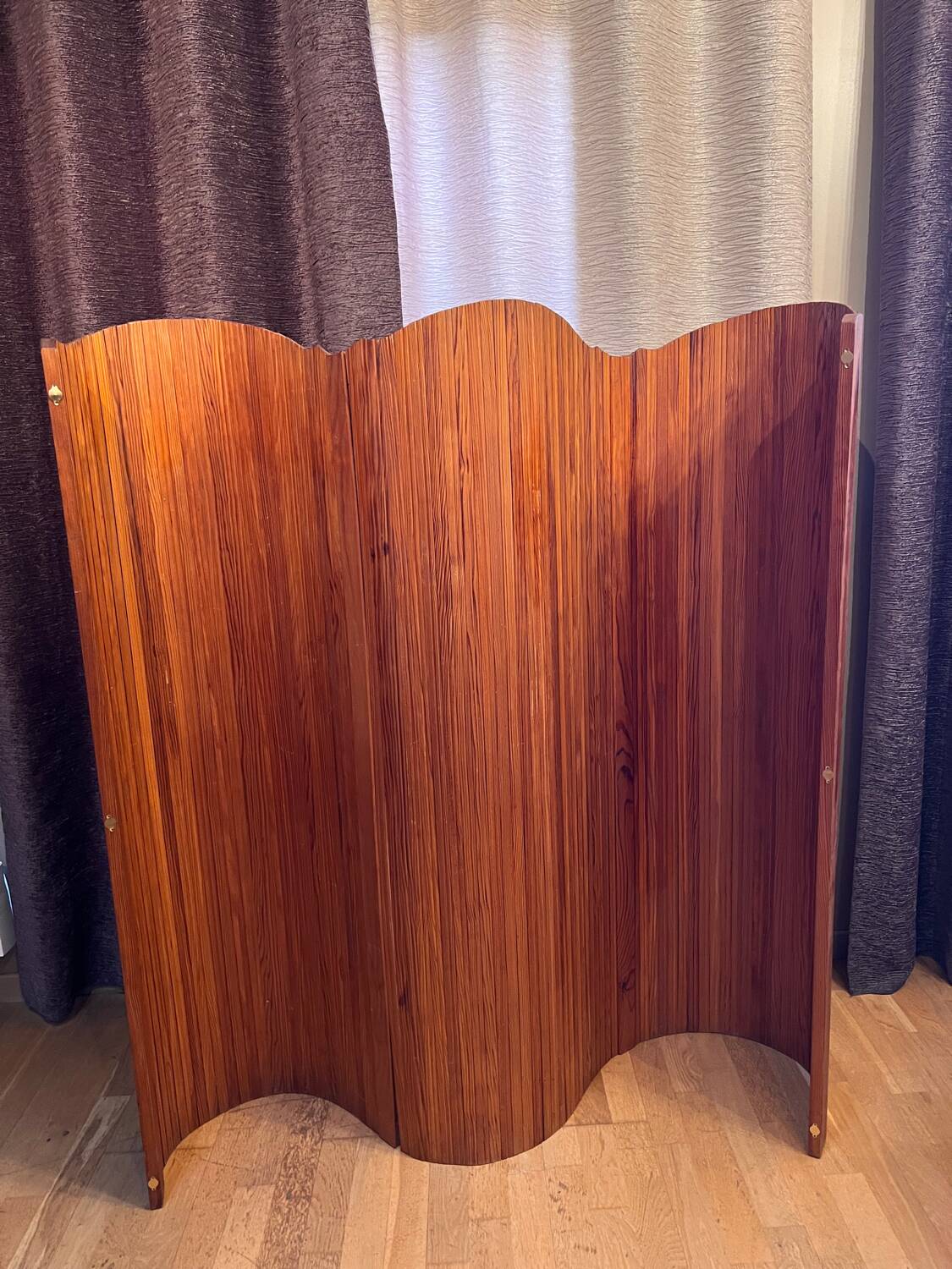 Wooden screen