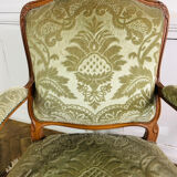 Paire de fauteuils à la reine cabriolet en velours vert style Louis XV - 19eme siècle France