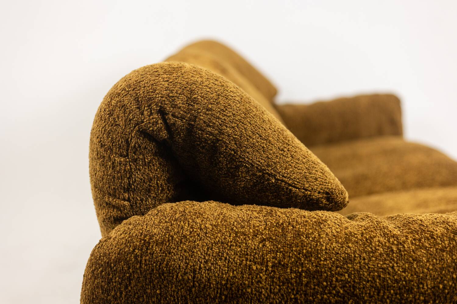 Vico Magistretti. 2-seater sofa, “Maralunga” model. 1970s.