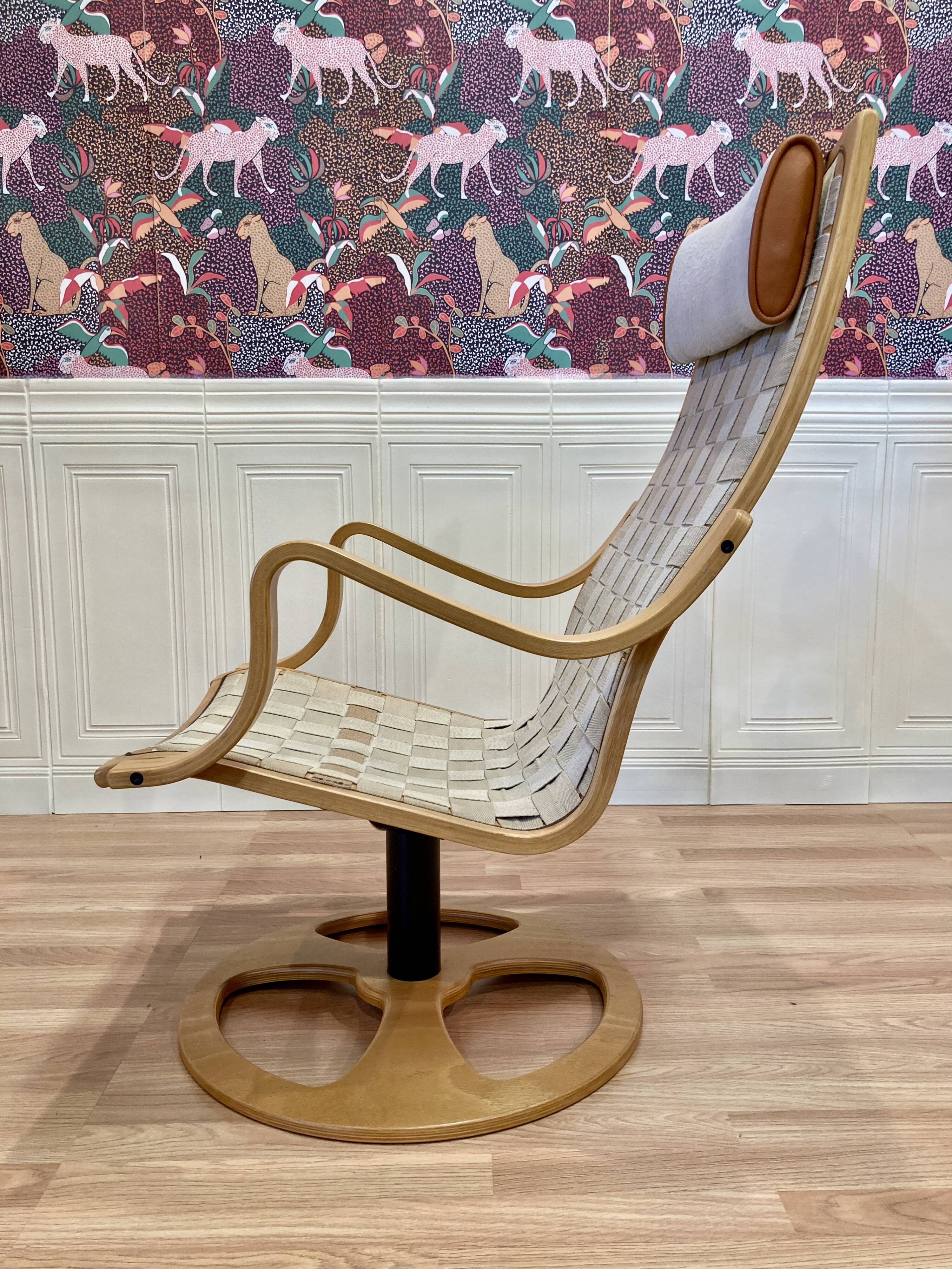 FAUTEUIL ET SON OTTOMAN "DESIGN SCANDINAVE".