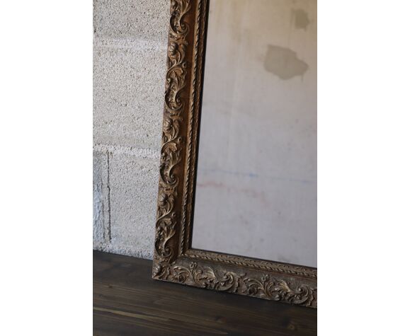 Miroir ancien en bois et stuc doré
