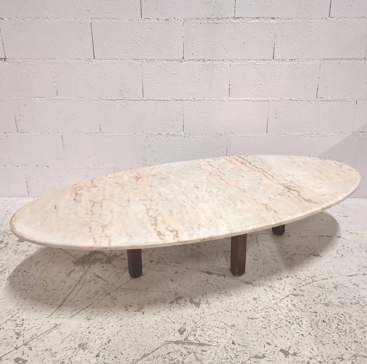Large oval marble coffee table, 1960
