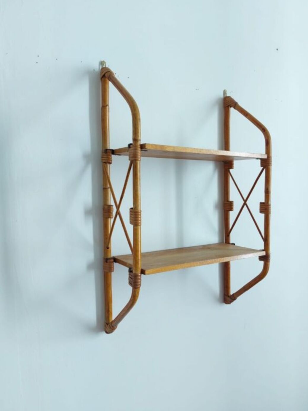 Etagere en rotin vintage
