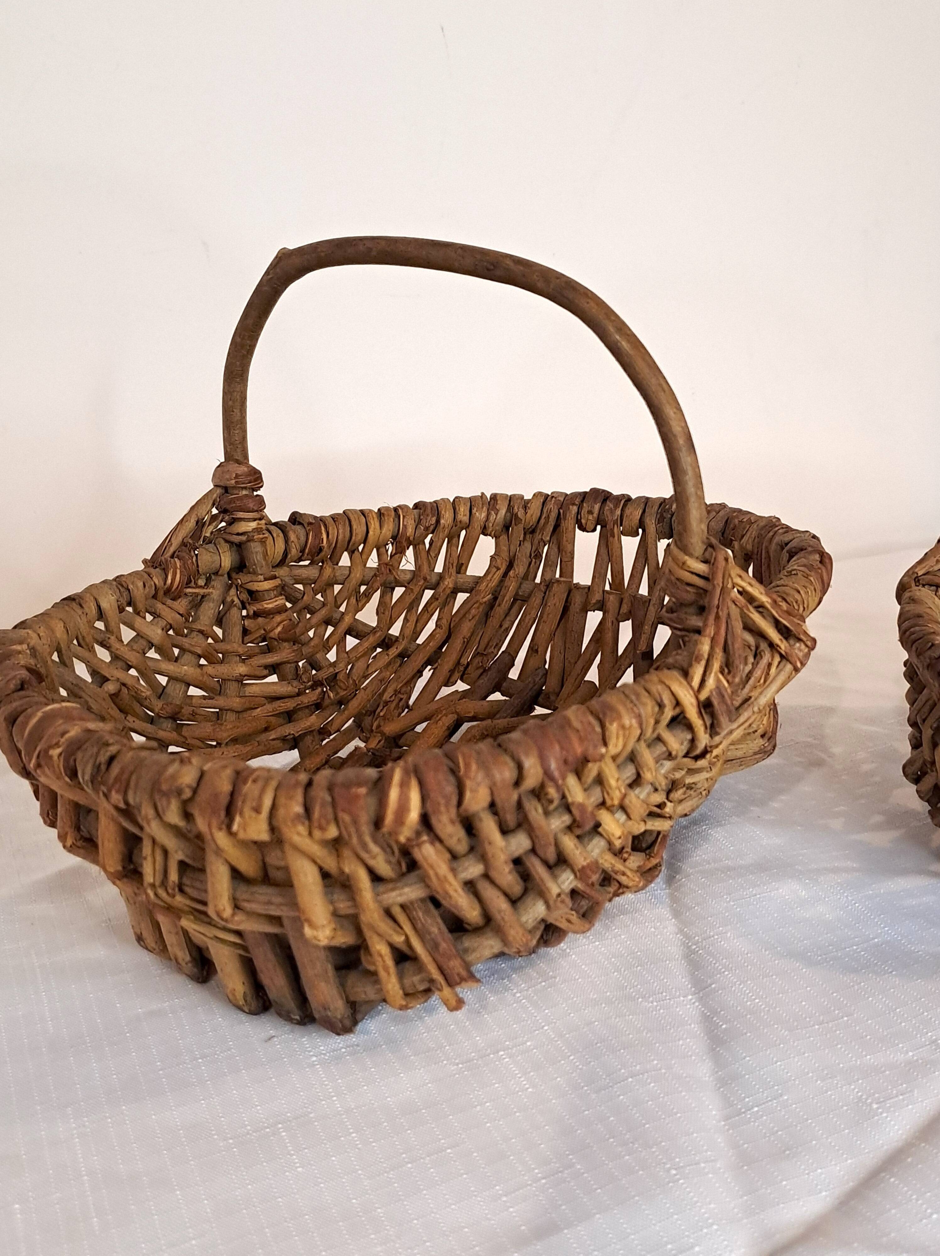 Duo of small rustic rattan baskets – Natural spirit & country decor