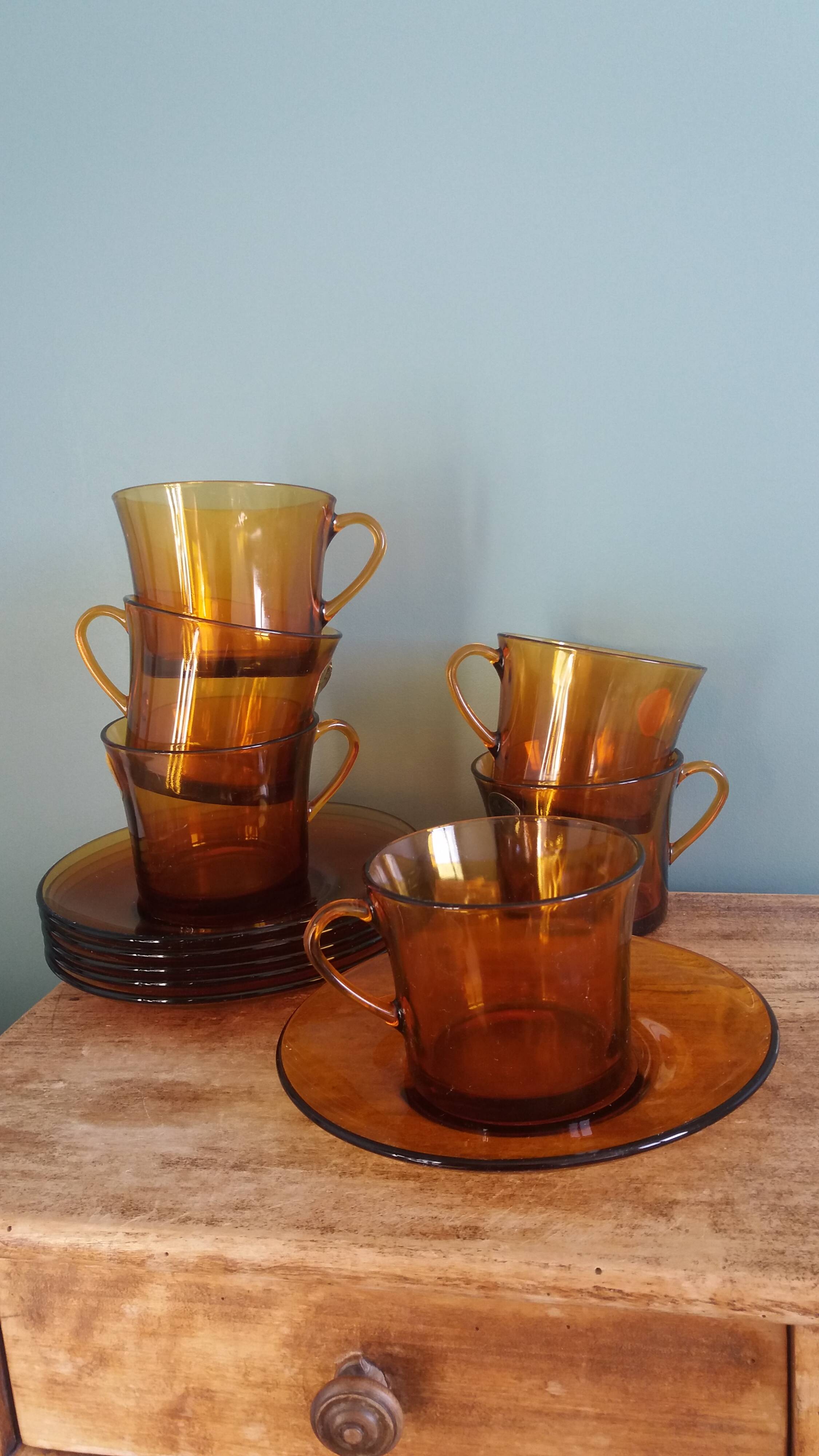 Duralex tea set, 6 large amber glass cups and saucers