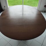 Oval dining table - brand: Ligne Roset
