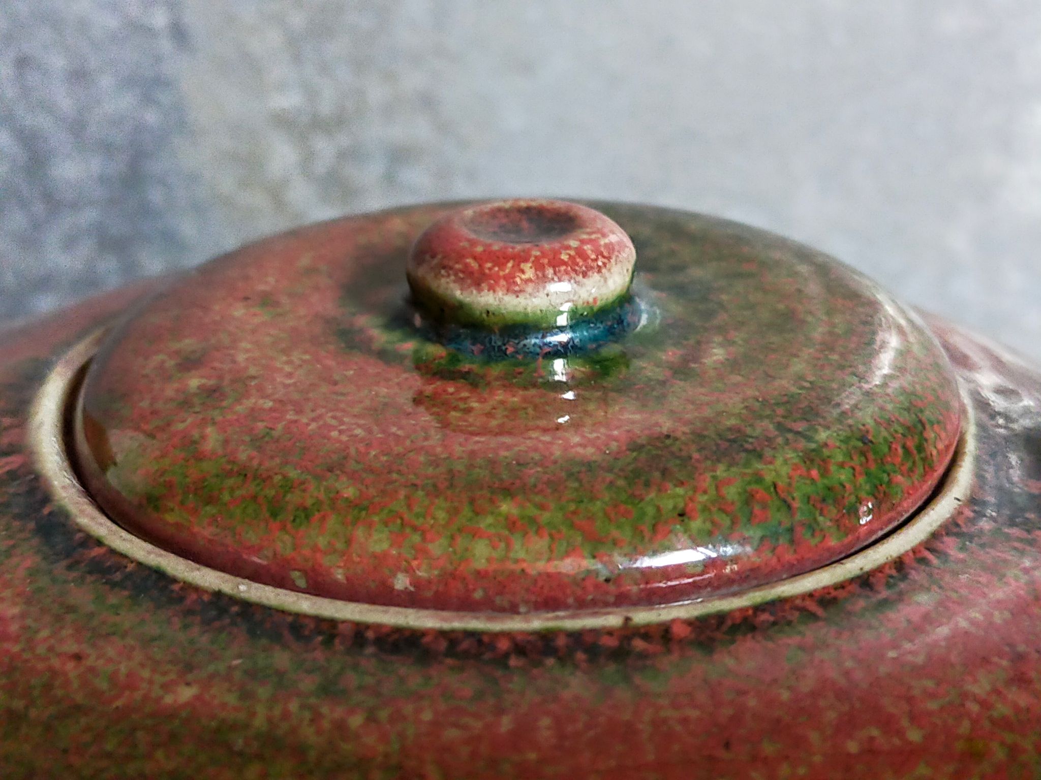 Théière de potier en grès émaillé vintage