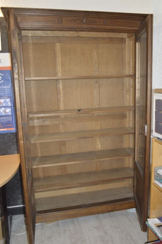 Wardrobe / bookshelf