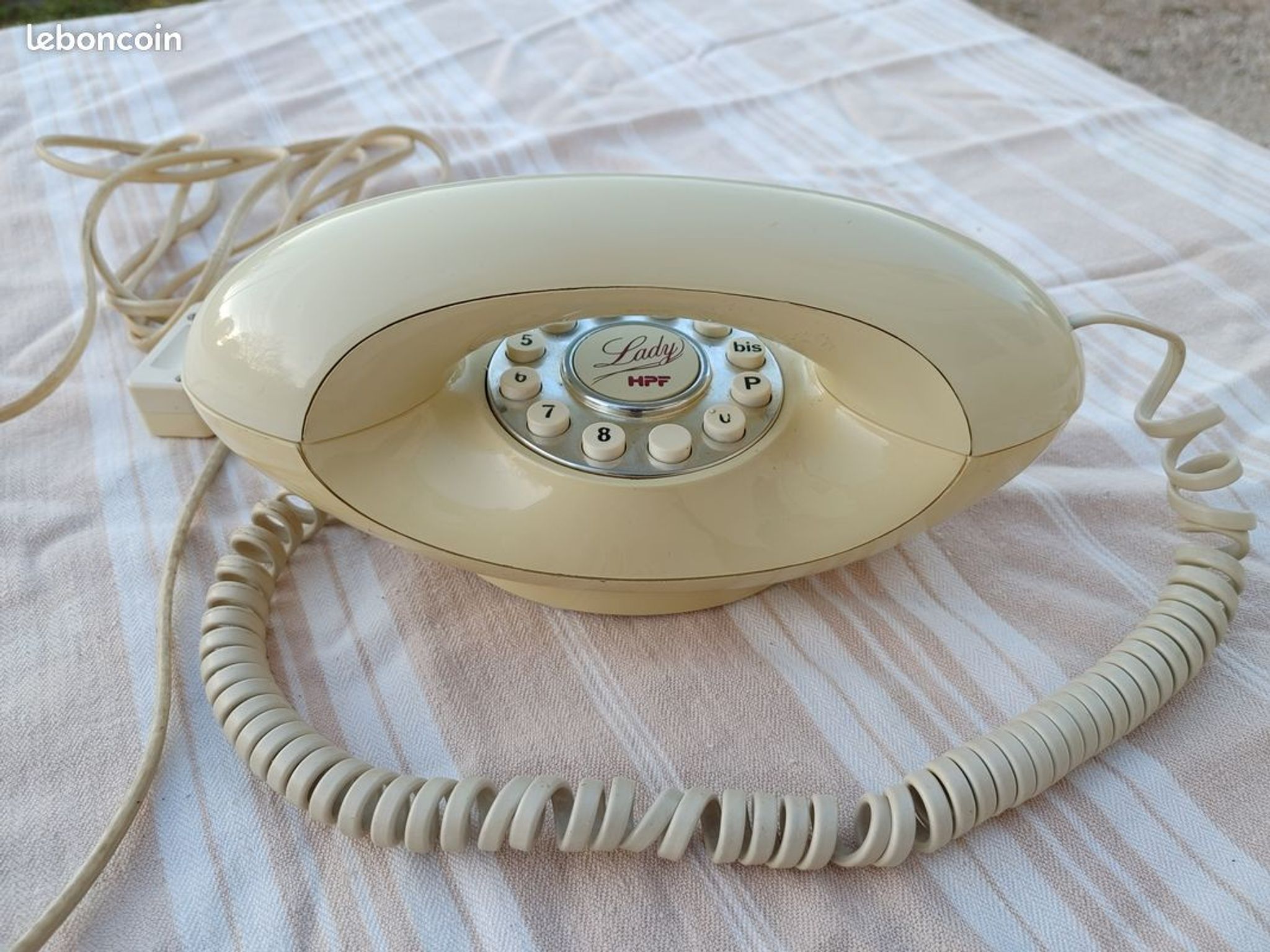 Futuristic Lady HPF vintage phone from the 80s