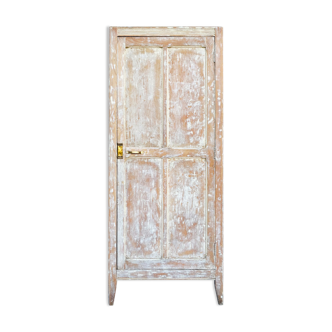 Armoire parisienne