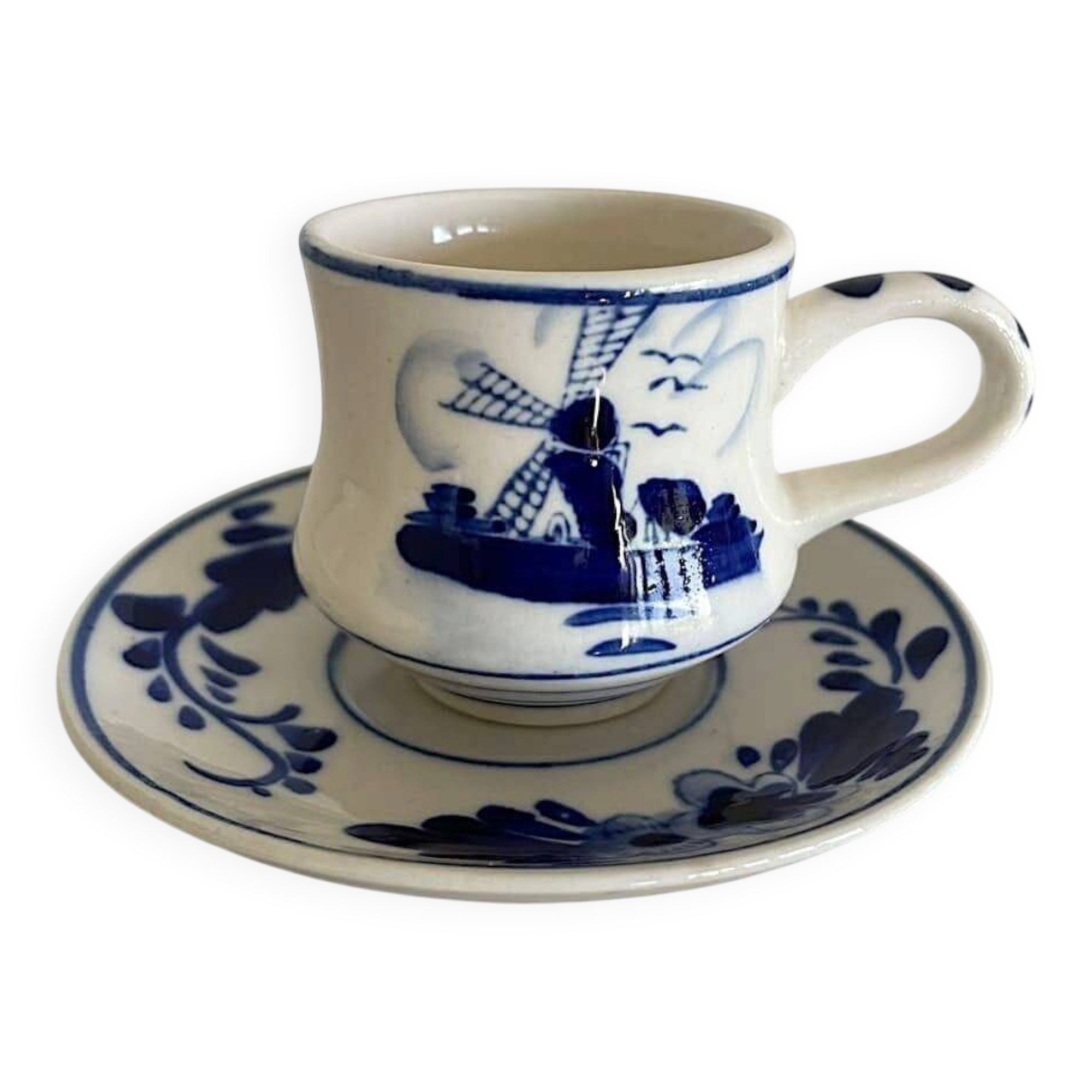 Tasse à café et soucoupe en Delft Blue peintes à la main