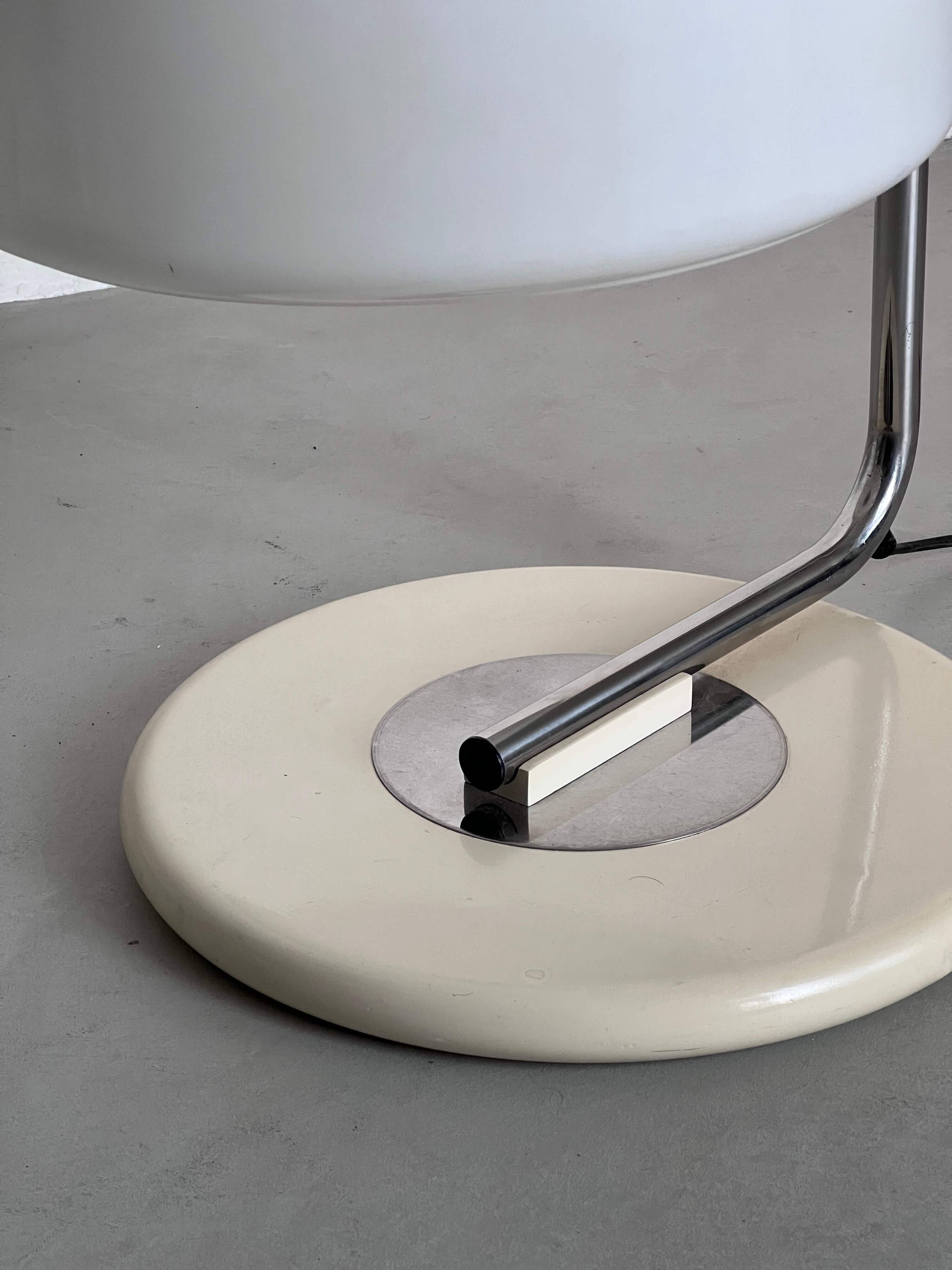 Collectible Space Age Table / Desk Lamp in Steel and Plexiglass Voghera by Zonca