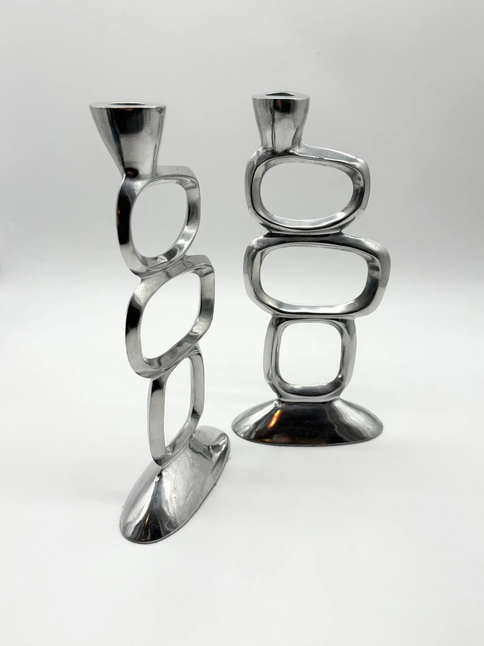 Pair of candlesticks "Circle" – Matthew Hilton, 1980s