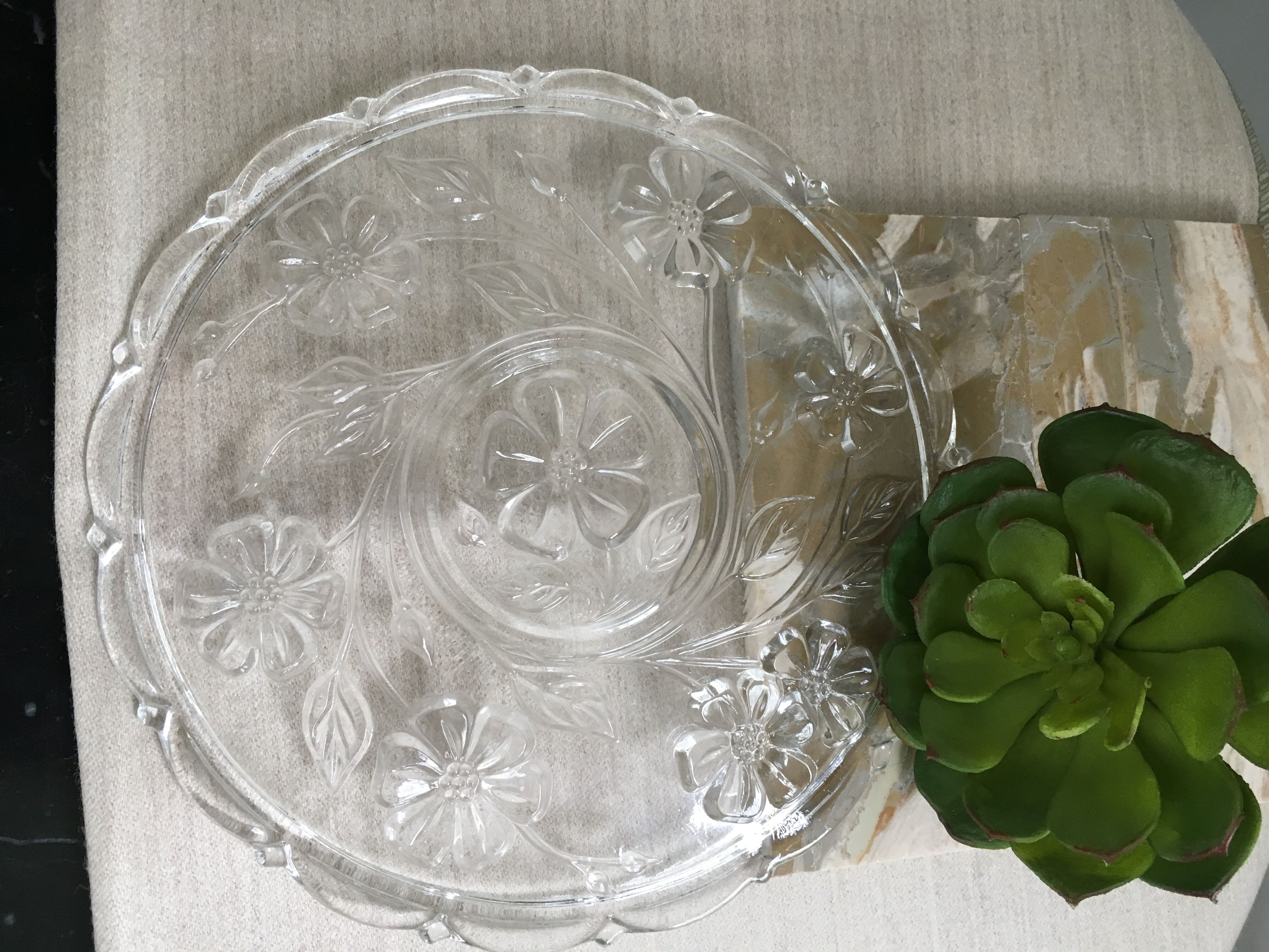 Glass dish