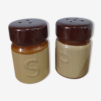 Pepper salt shaker in tricolor sandstone