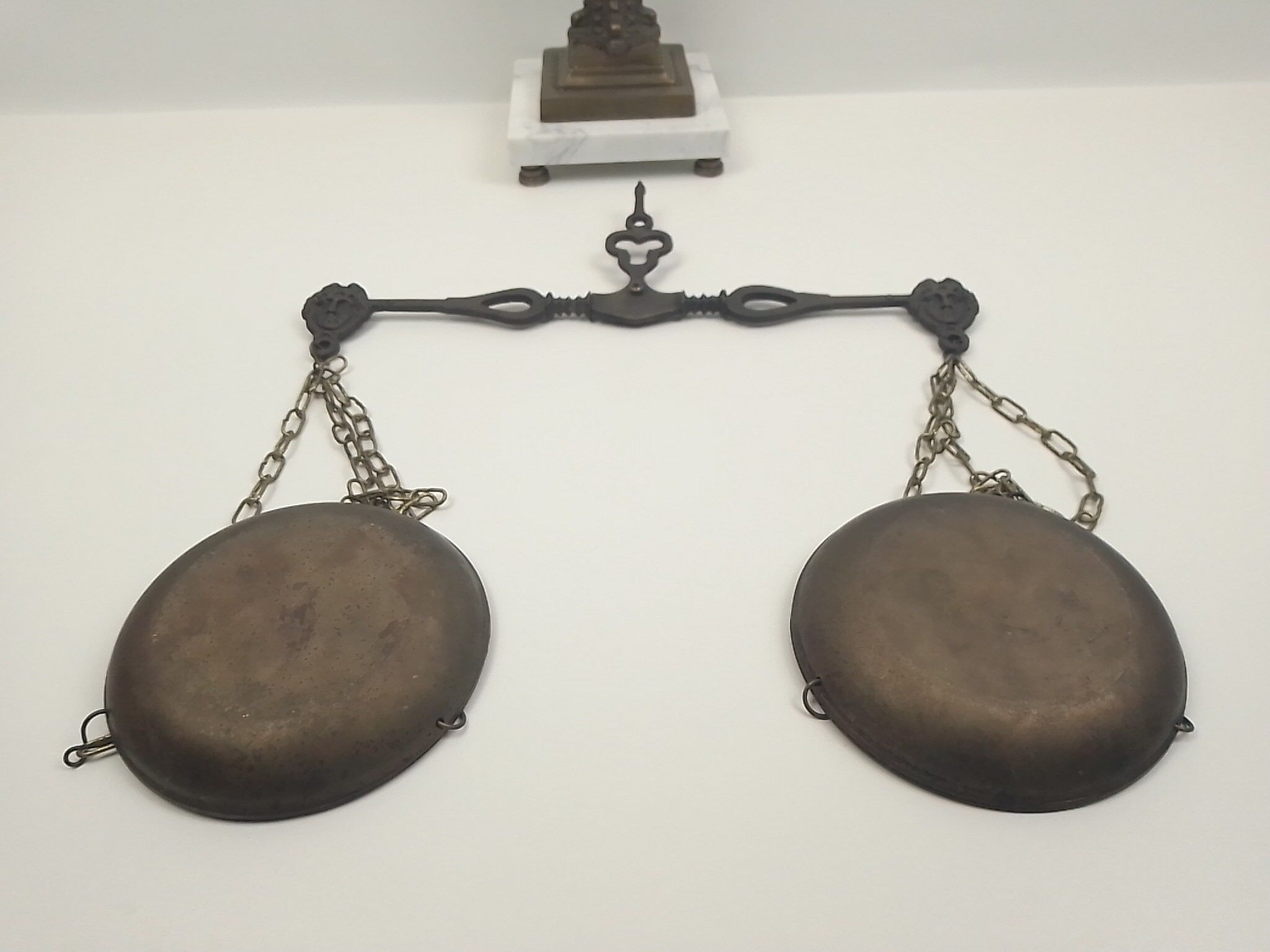 Decorative brass scale with marble base 52 cm
