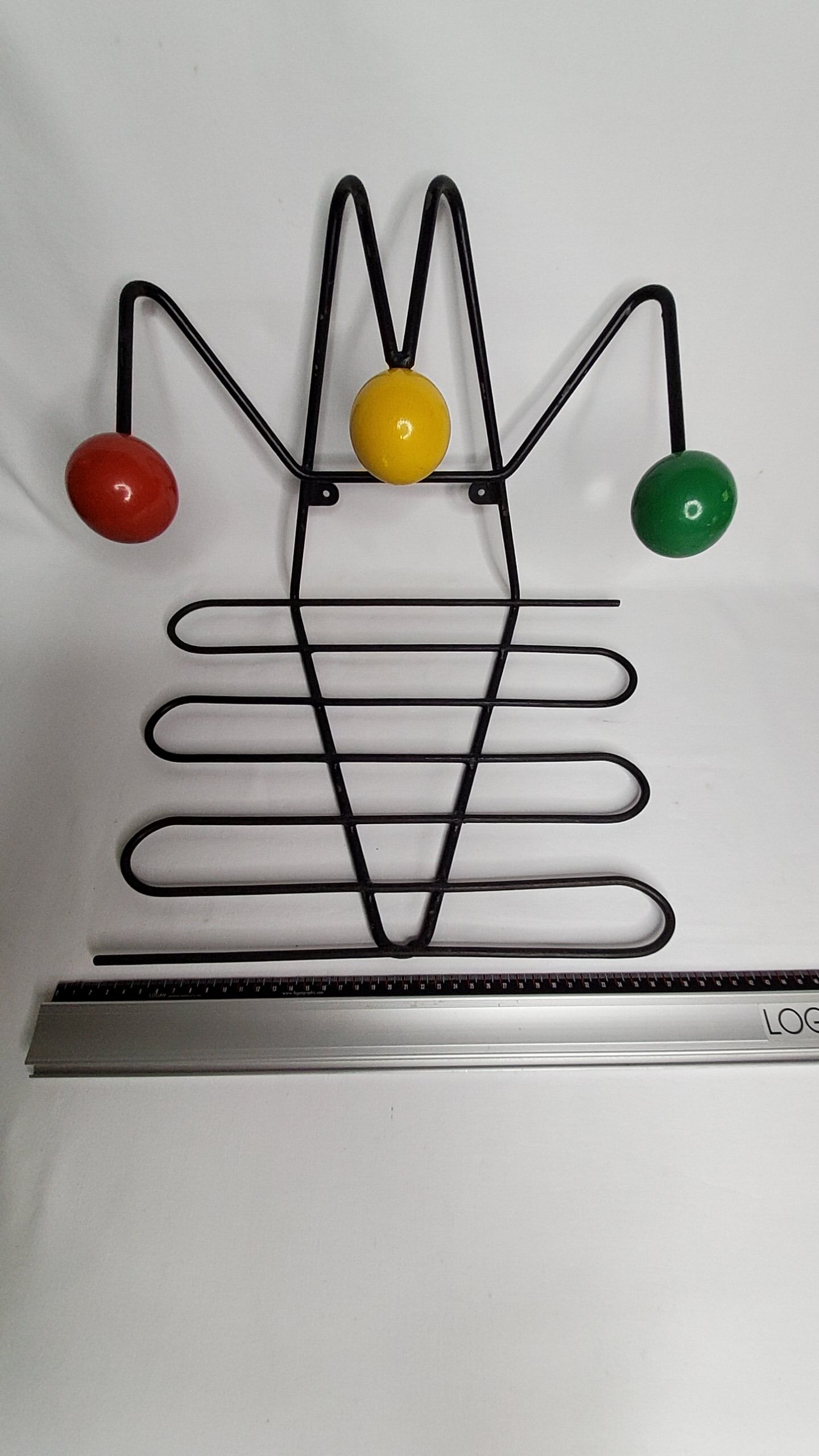 Portemanteau vintage en métal laqué noir et bois, design, 40 cm