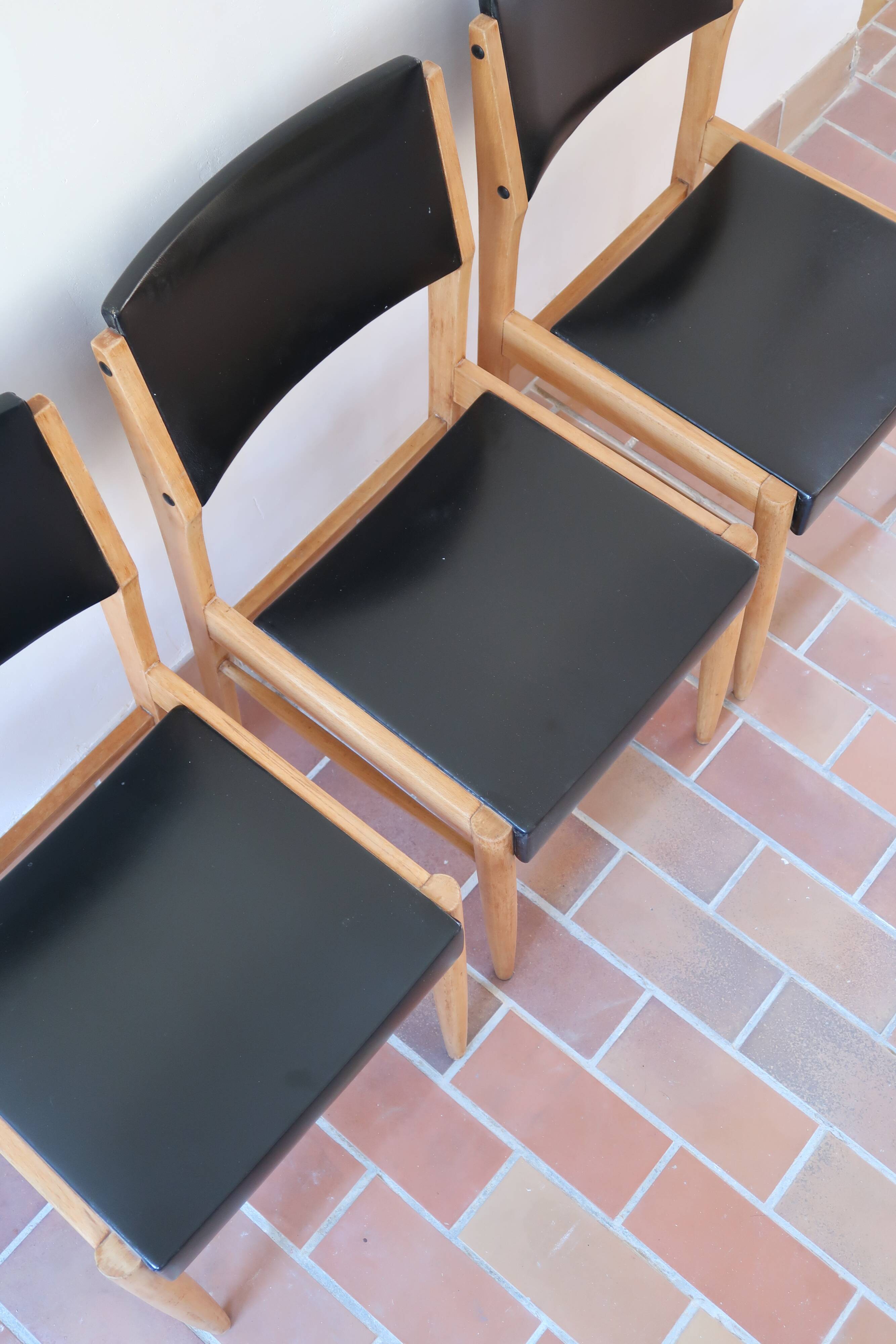 3 chaises scandinaves skaï noir