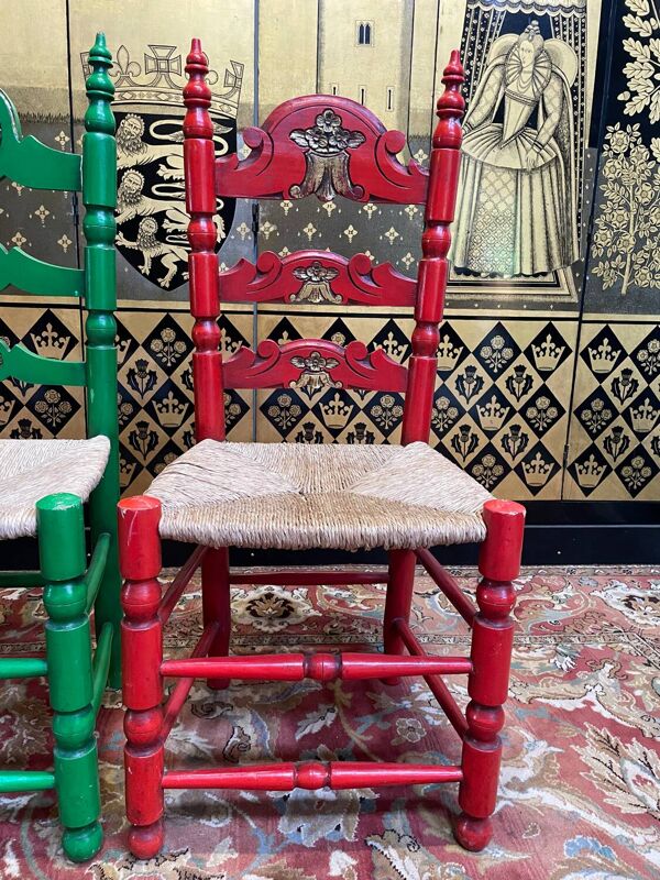 Suite de 6 chaises rustiques paillées et peintes