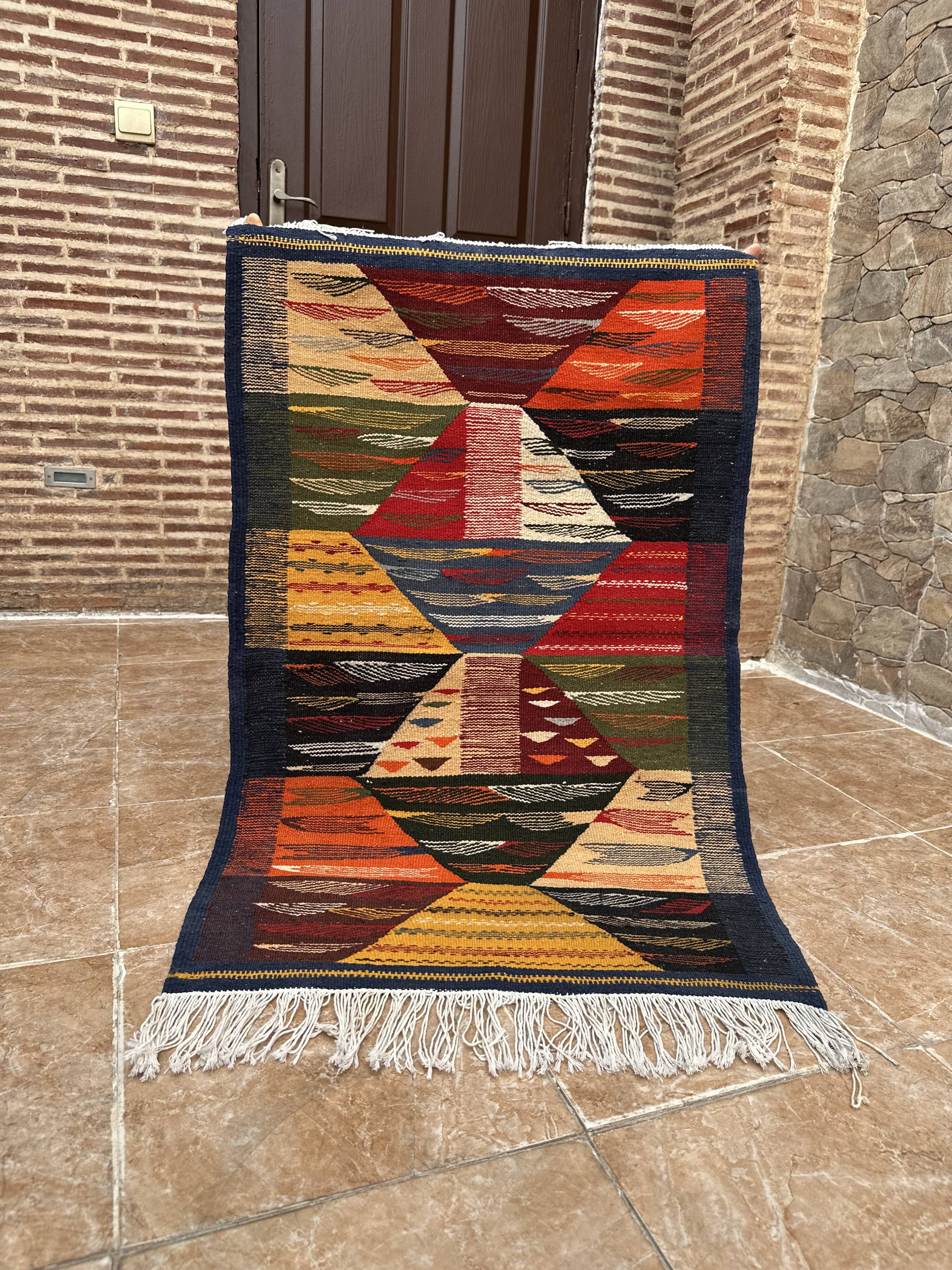Small Moroccan rug, kilim picaso, flat woven rug, interior decoration