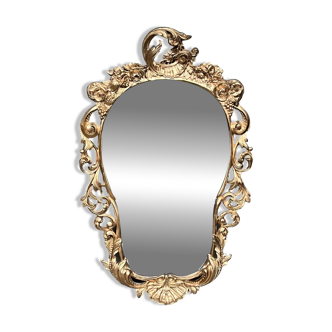 Miroir ancien en bois de style rococo. Noyer massif.