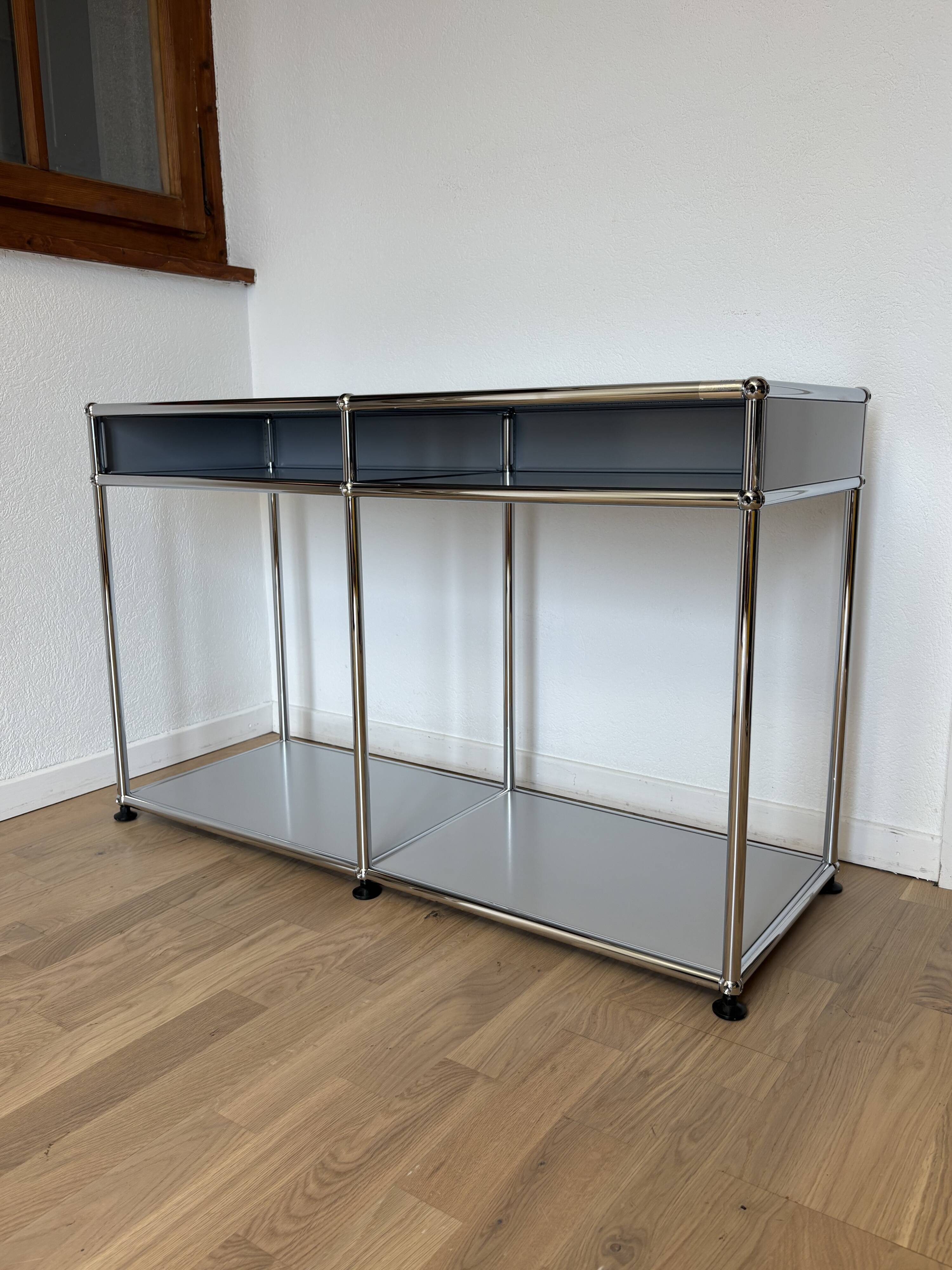 Meuble d’appoint USM Haller en Argent Mat
