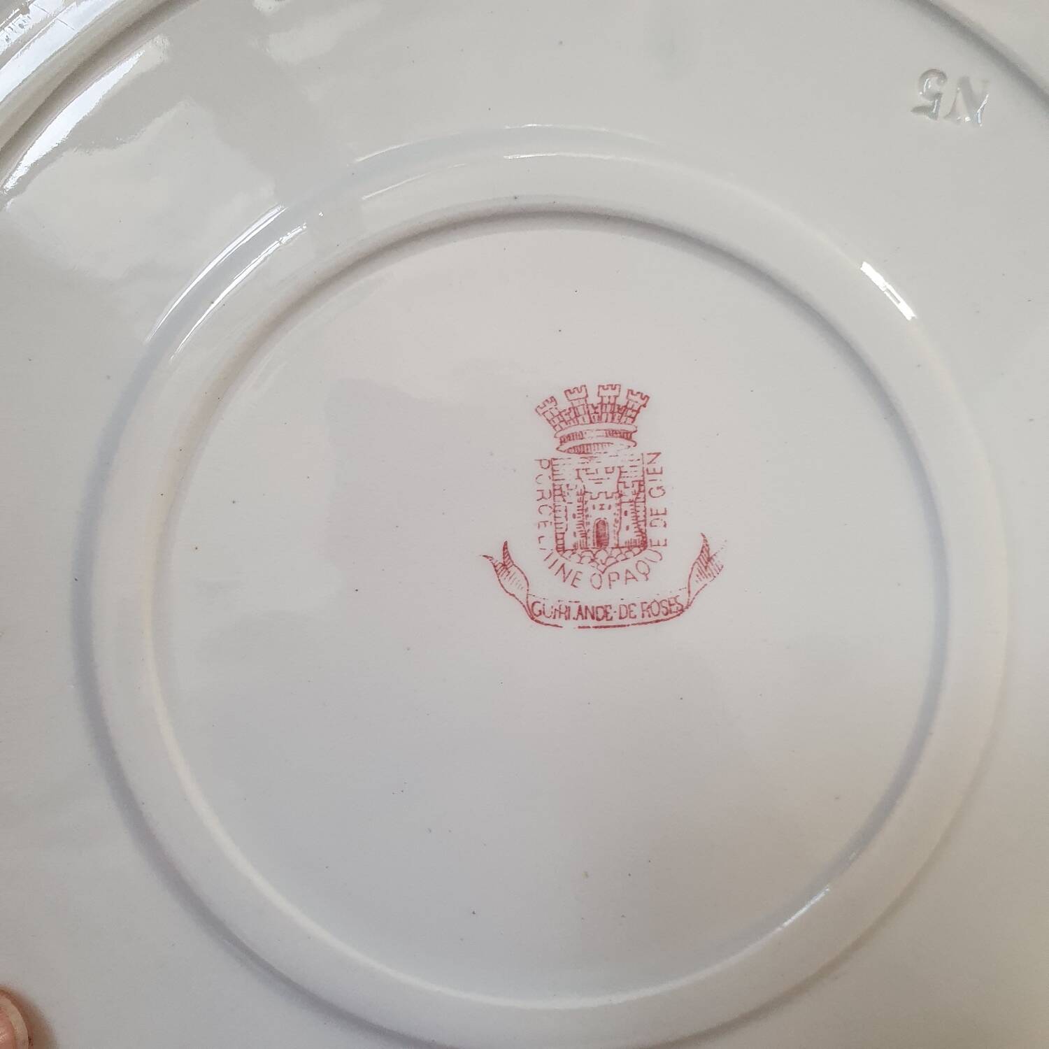 Plat Terre de Fer Gien Guirlande de roses