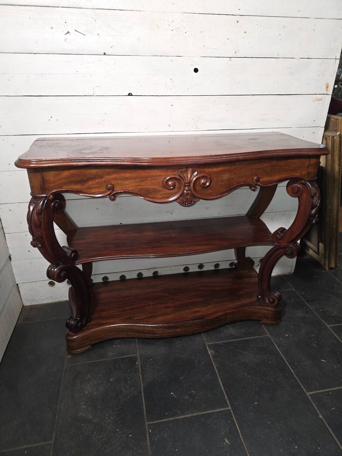 Console galbées Napoléon III XIXe en acajou