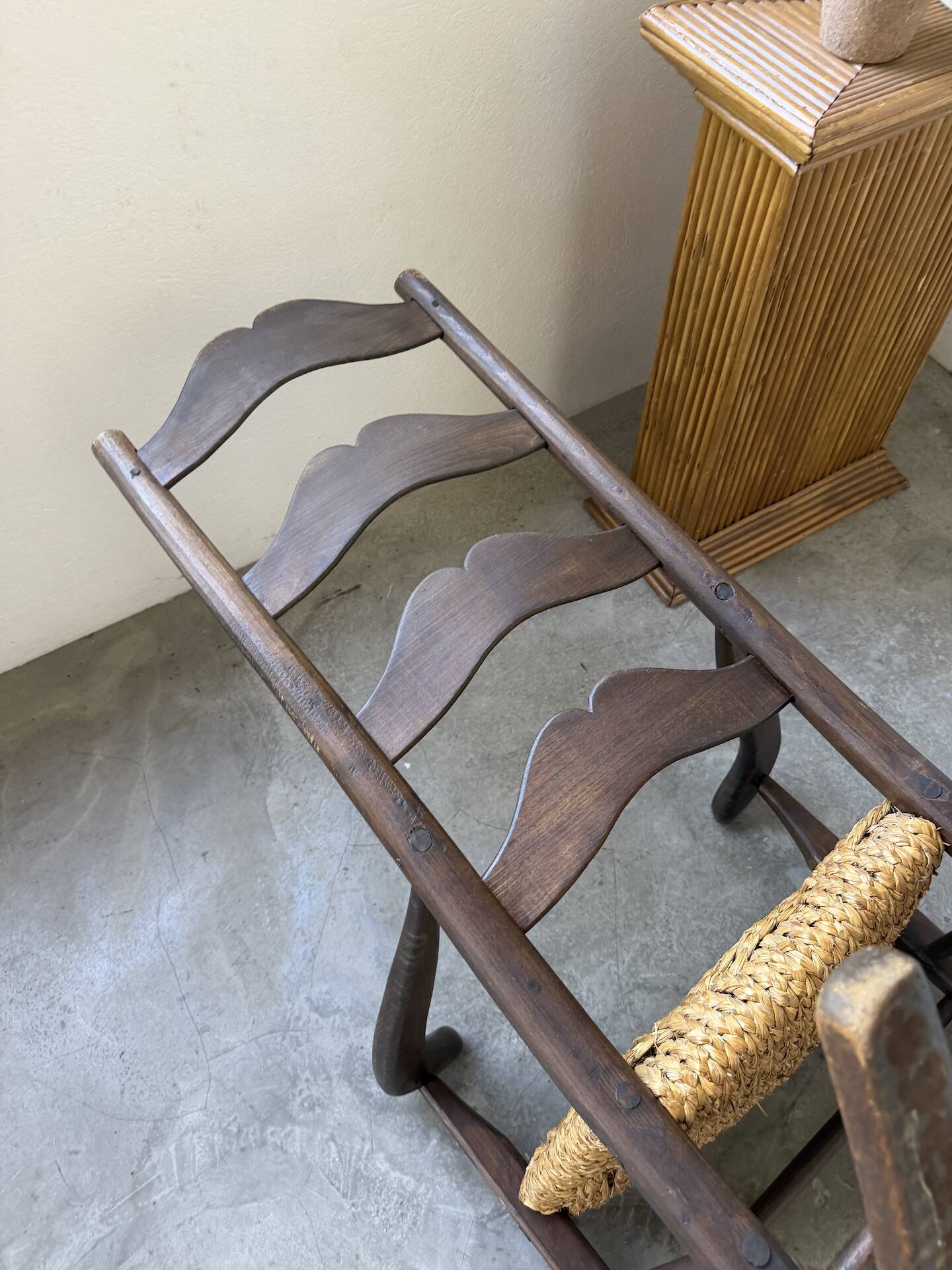 Rocking chair 1900 France cord