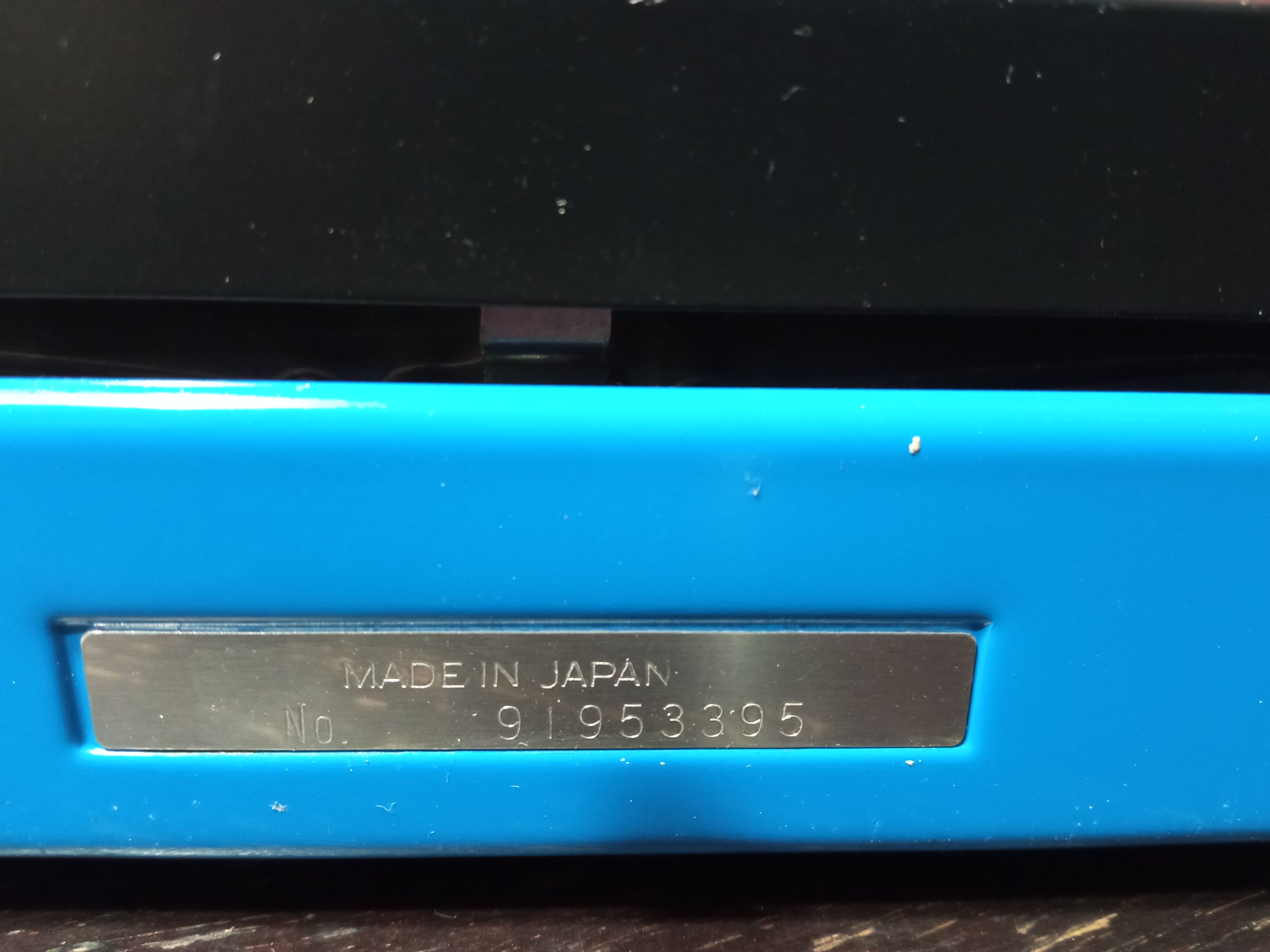 Sperry Rand Remington 1020 blue typewriter