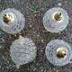 Lot de 4 suspensions globe en verre moulé vintage