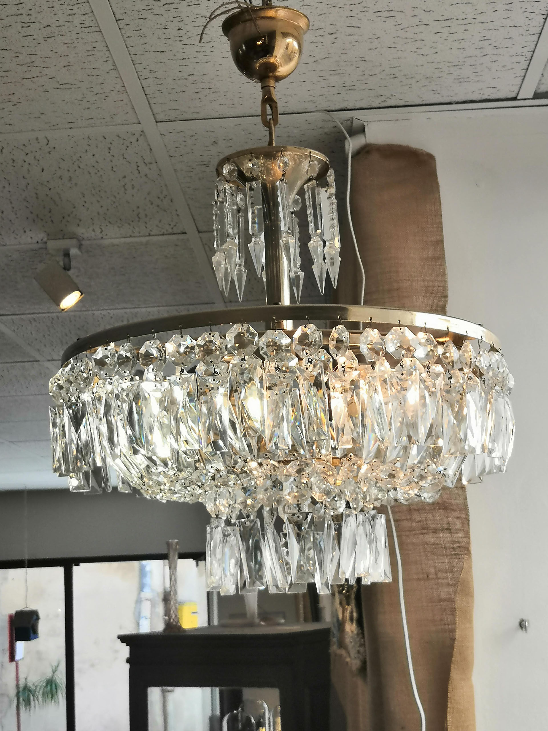 Crown chandelier with grapevines