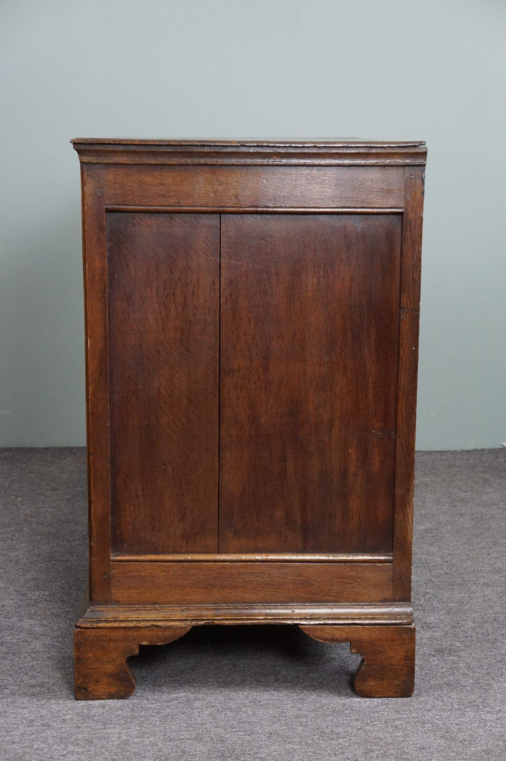 English oak chest of drawers late eighteenth century
