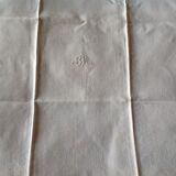 Damask table linen with a tablecloth and 4 towels
