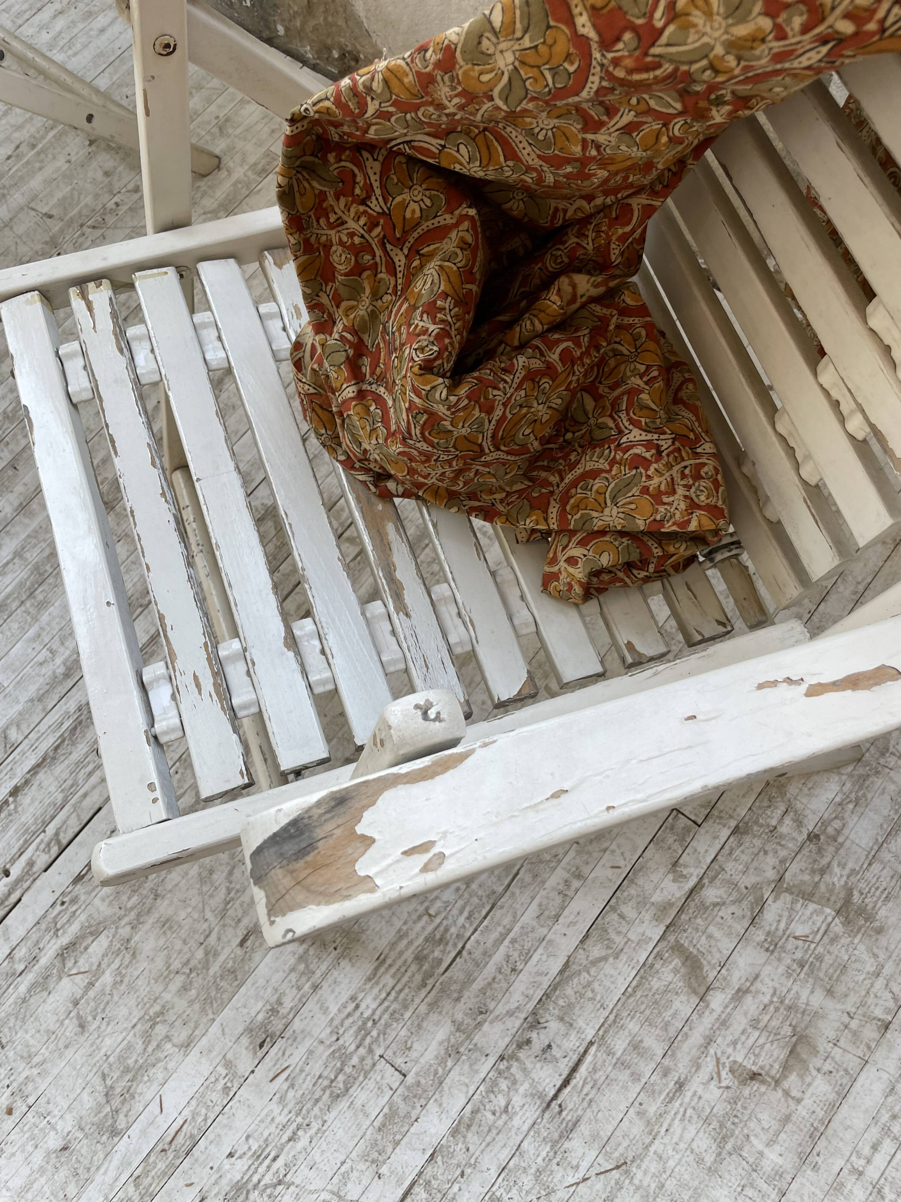 4 white wooden garden chairs