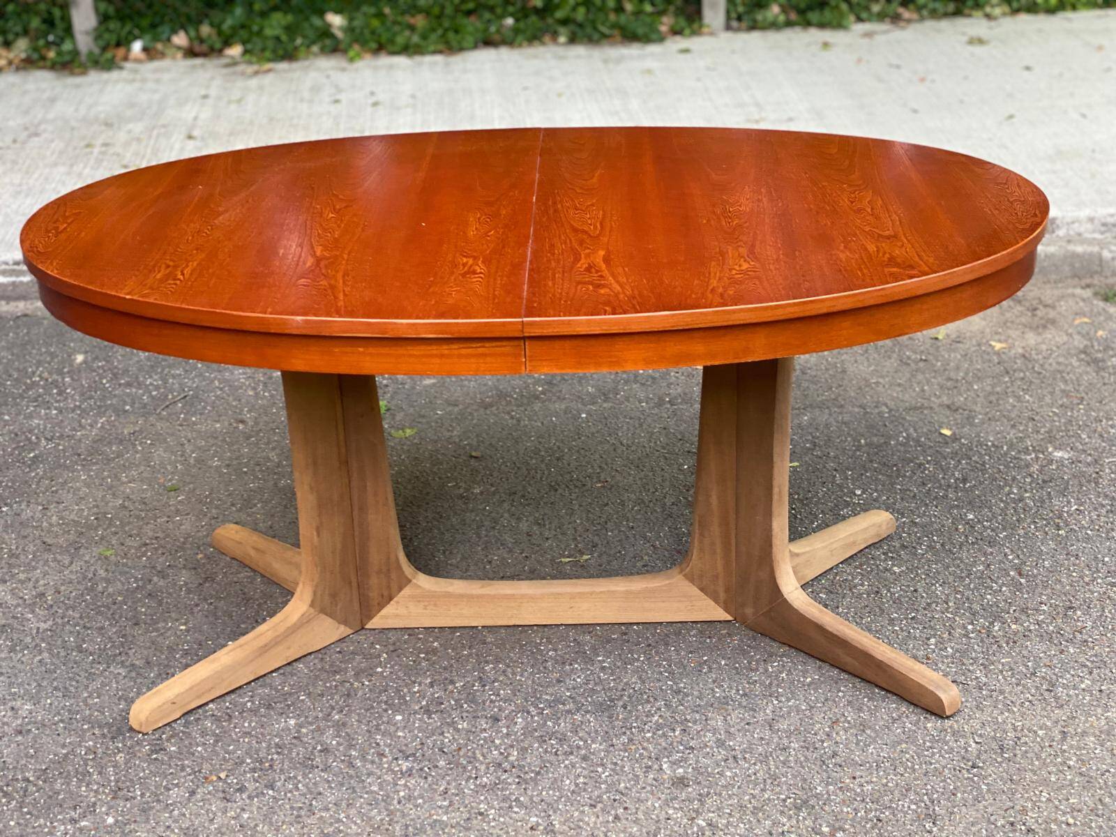 Table scandinave ovale extensible Baumann teck 240cm 1980