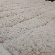 Superb Moroccan wool rug, handmade, dimensions 250x150 cm.