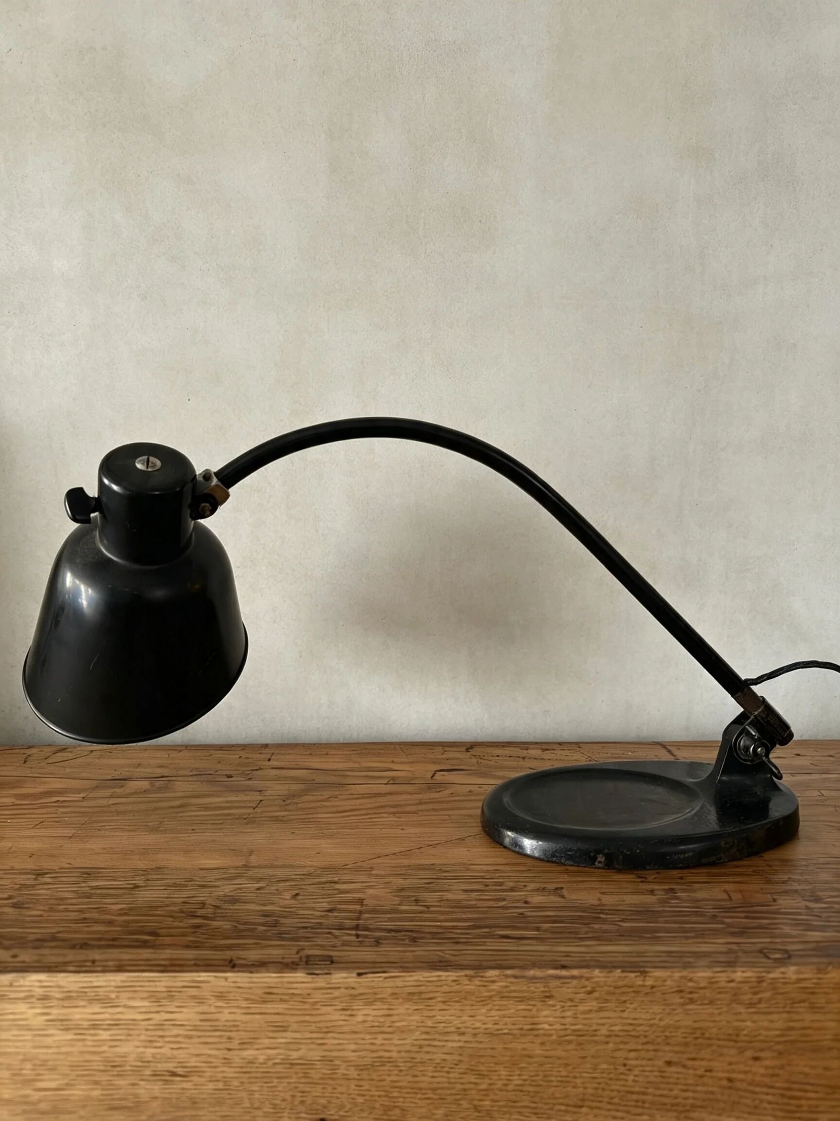 1930s bur, bunte & remmler model matador 2768 table lamp