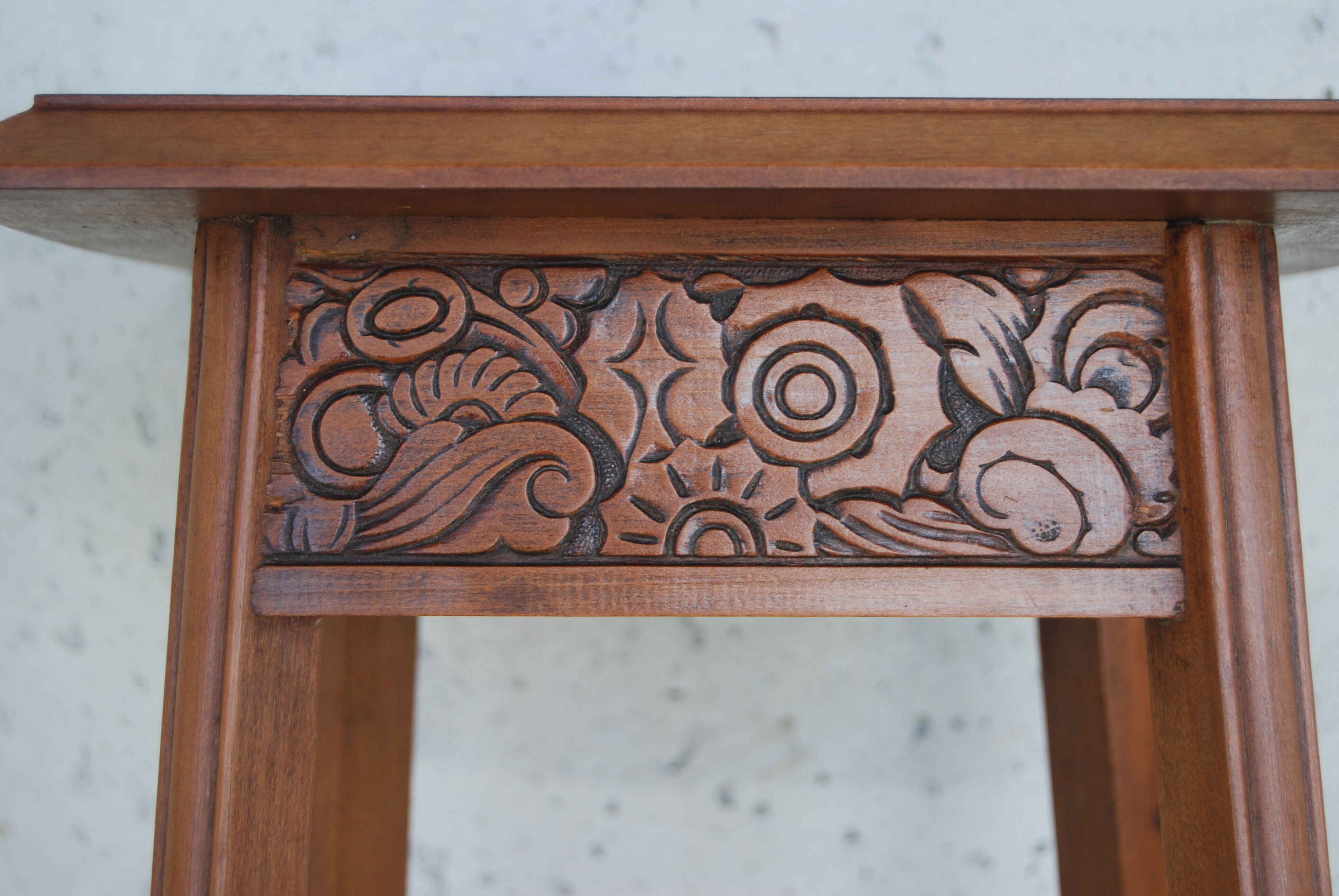 Saddle art deco walnut