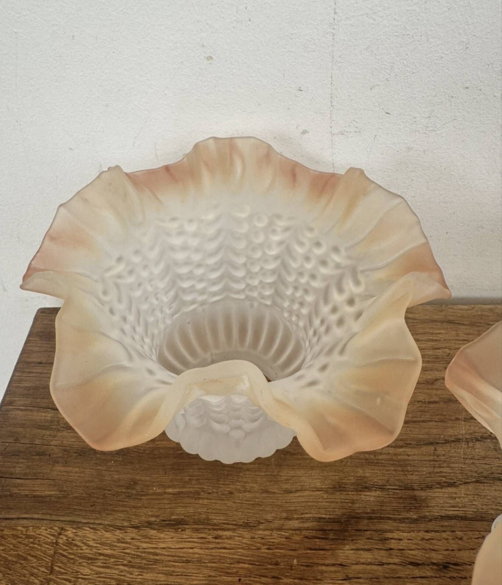 Lot 3 Tulipes jaune Ancienne en verre moulé dépoli art déco lustre, ab