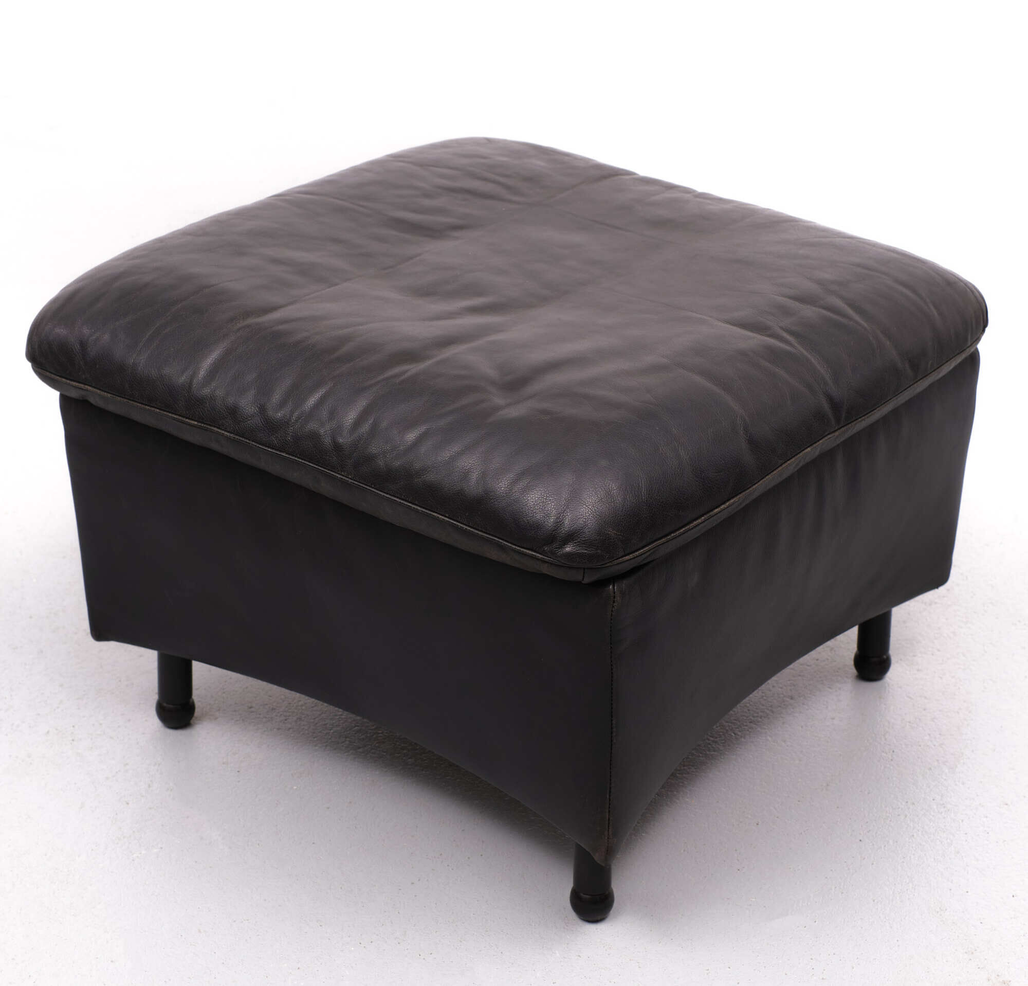 De Sede DS 23 Lounge Wing Chair and Ottoman, 1980s