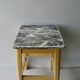 Tabouret des années 50 en bois dans sa couleur d'origine