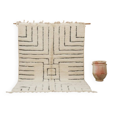 Grand tapis Beni Ouarain 300×210 – Tapis en laine ivoire fait main avec motif géométrique structuré, GO-945