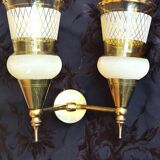 Vintage 50s wall light, 2 light arms, metal, brass and opaque glass tulip