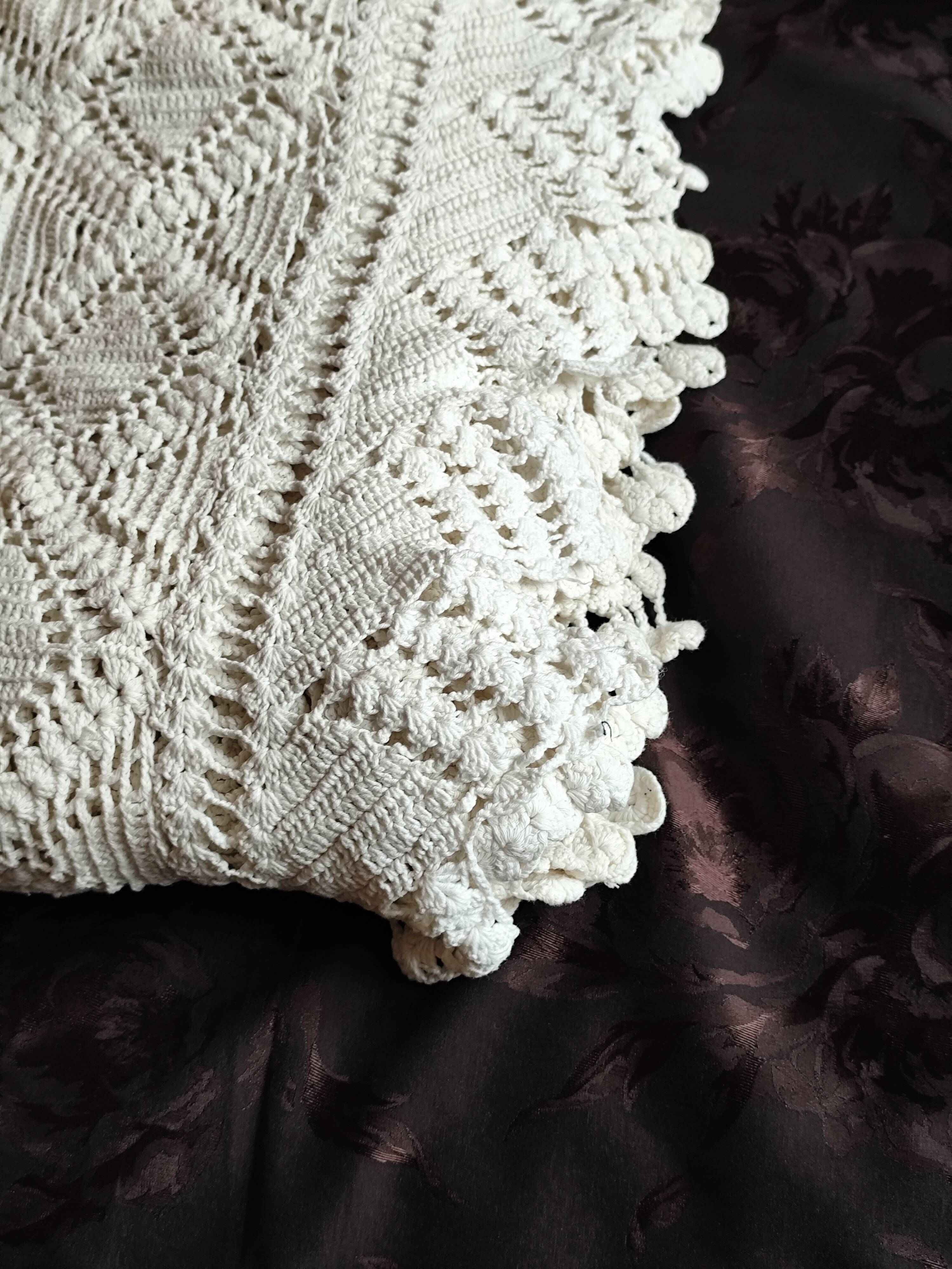 Dessus de lit en coton blanc -  jeté de canapé aux motifs géométriques